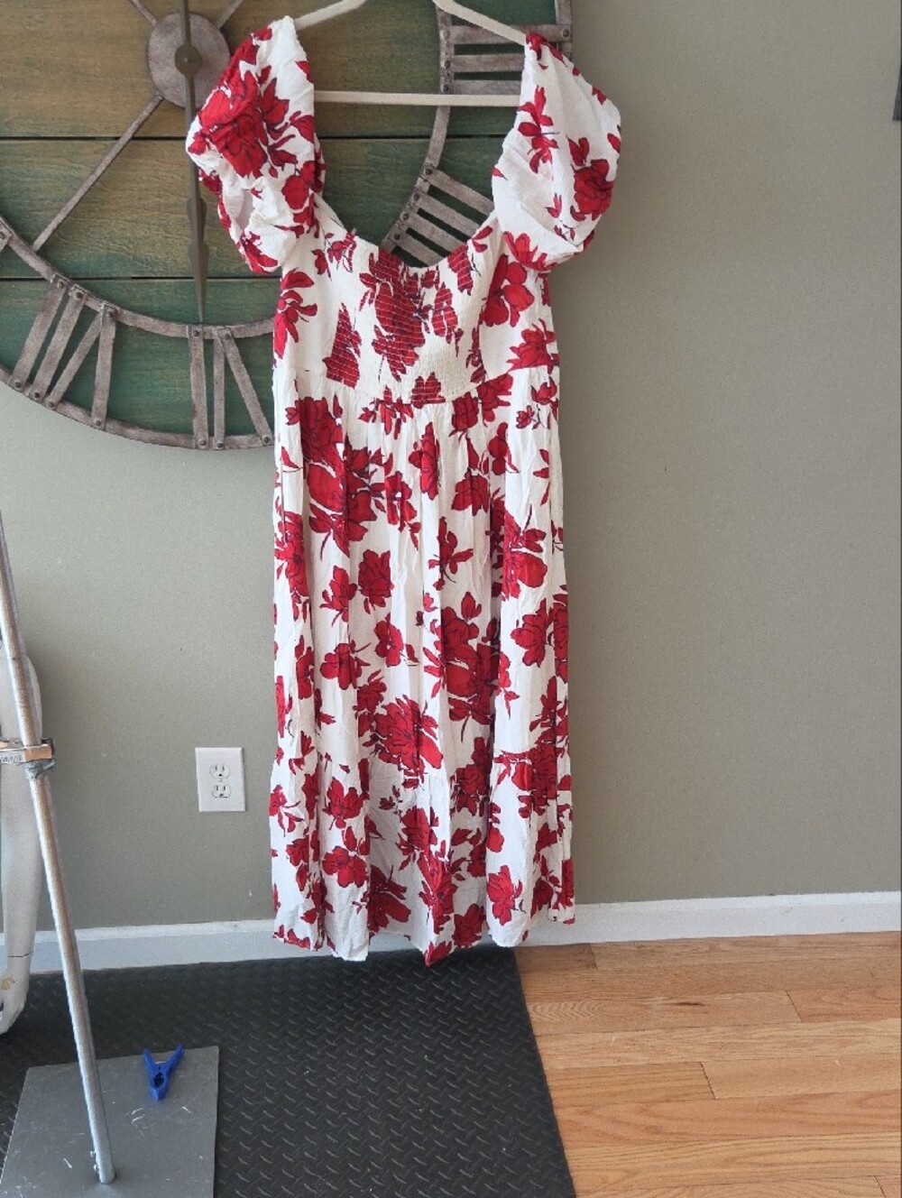 Abercrombie & Fitch Emerson Off Shoulder Maxi Dress In Red and White Botanical - Picture 14 of 16